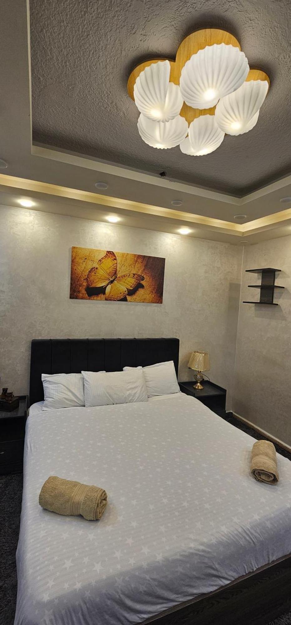 Hadrian'S Arch Hotel Jarash Bagian luar foto