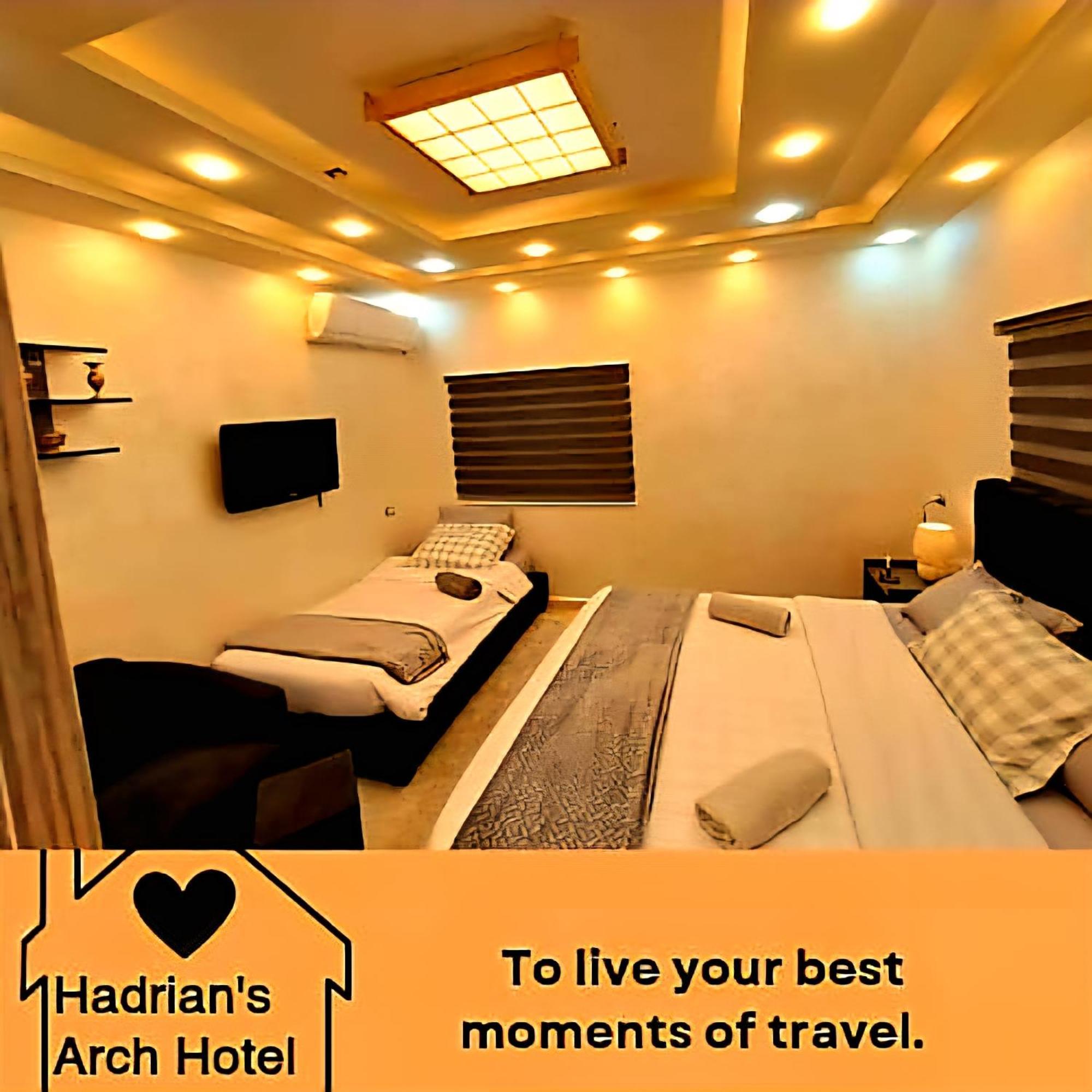 Hadrian'S Arch Hotel Jarash Bagian luar foto